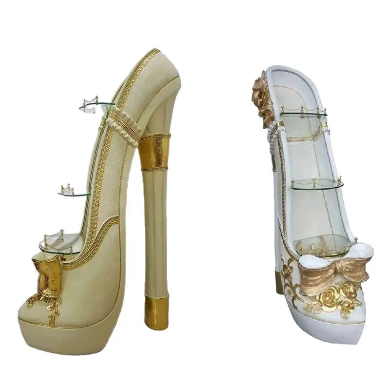 

Furniture: wine cabinet, large floor-to-ceiling ornaments, wine racks, display racks, crown creative photo studios, golden shelv