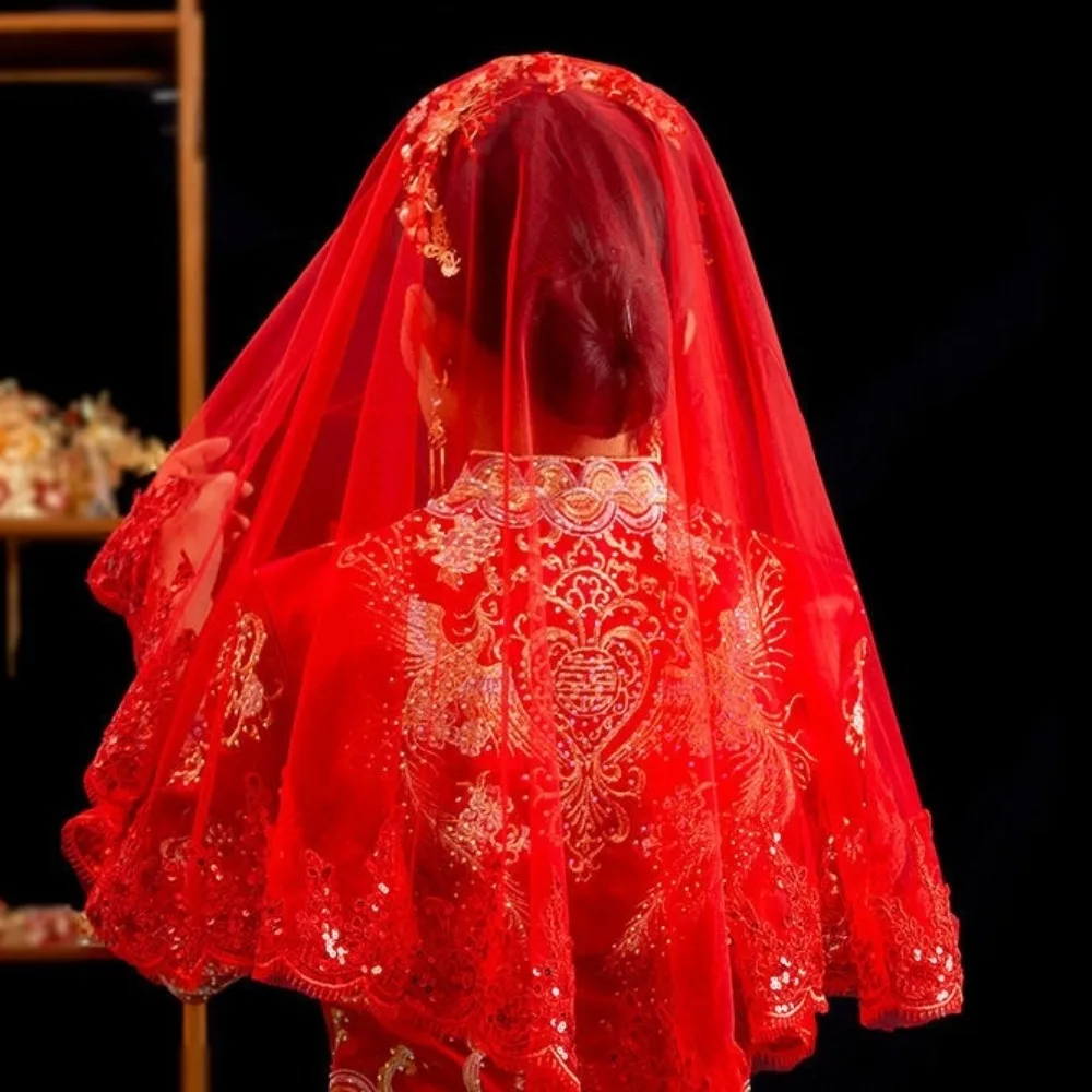 Retro Gauze Gold Embroidery Red Bridal Veil Lace Short Wedding Head Cover Elegant Ancient Xiuhe Dress Veil Proposal image 3