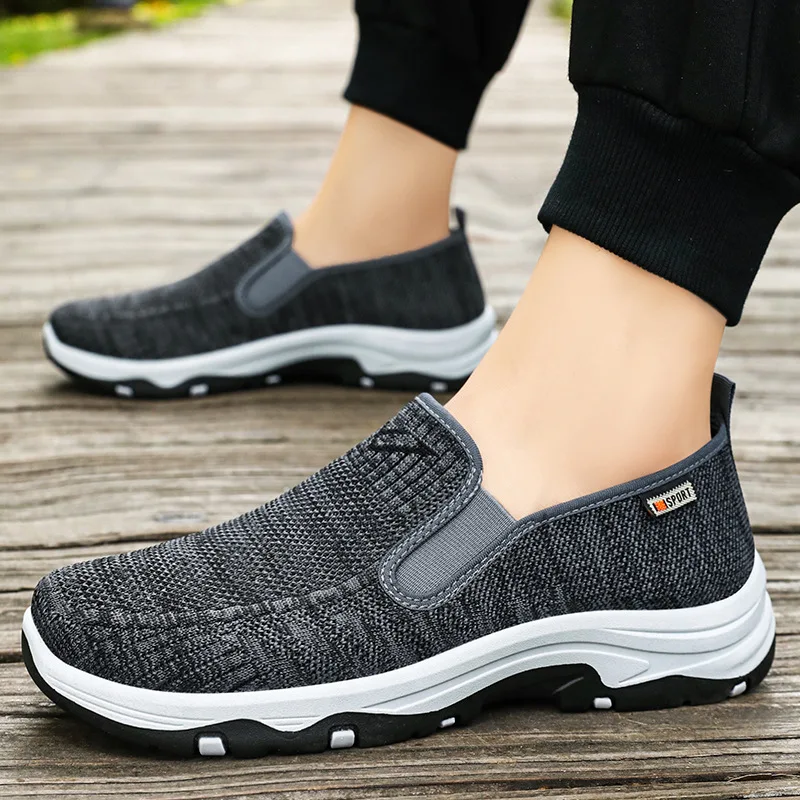 

Men's casual summer new breathable mesh shoes with soft soles and comfortable one-foot sports shoes