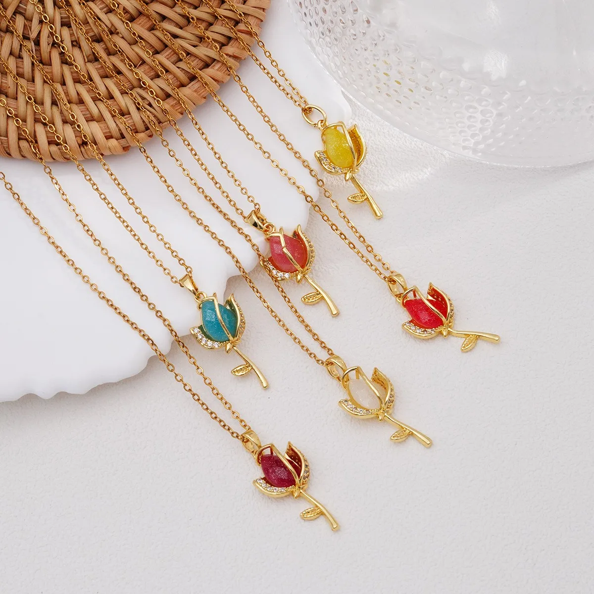 18k Gold Plated Stainless Steel Tulip Pendant Necklace For Women Elegant Crystal Zircon Flowers Choker Chain Lucky Jewelry Gift