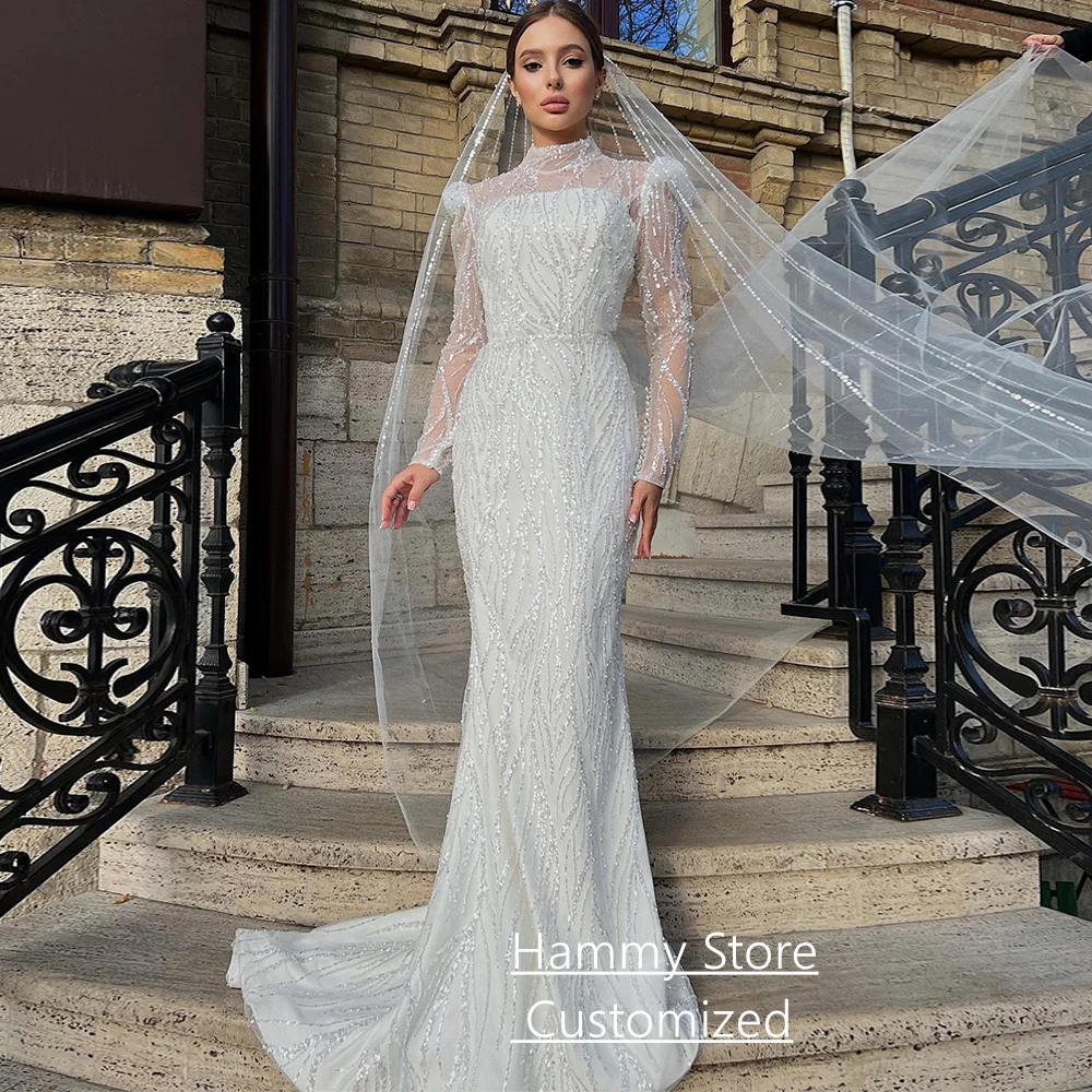 Funkelndes arabisches Hochzeitskleid für die Braut der Frau, maßgeschneidertes Meerjungfrau-Brautkleid mit Stehkragen und langen Ärmeln und Pailletten-Schleppe
