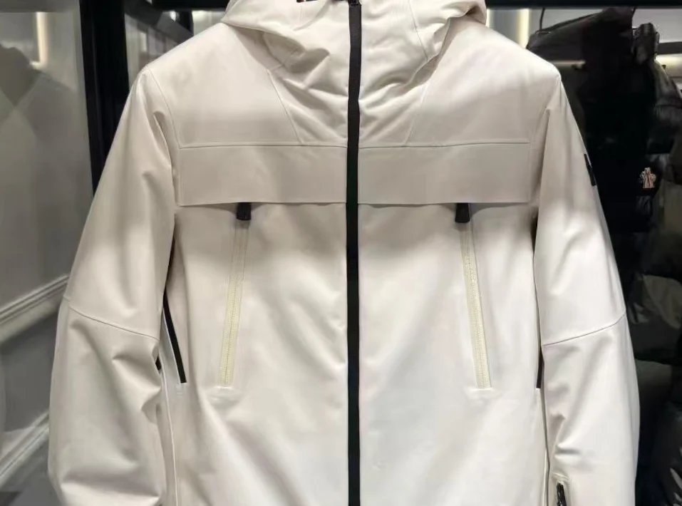 

Winter New Fashionable Outdoor Waterproof Classic Three Dimensional Cutting Stormtrooper Coat Women's Wear