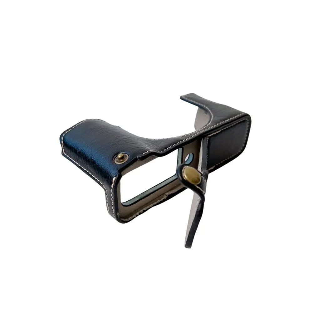 نصف حافظة للكاميرا لهاتف Fujifilm X100V X100F Buffalo Print PU غطاء حماية بفتحة سفلية من الجلد