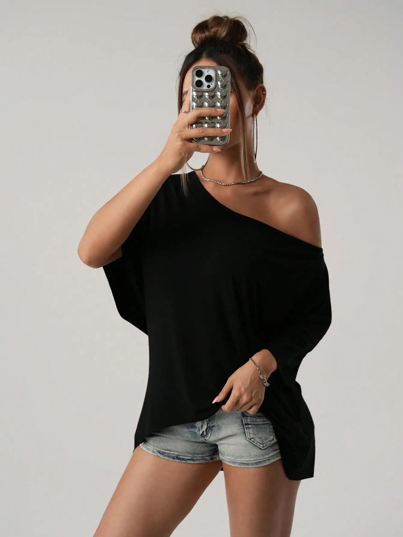 

Женская свободная однотонная черная футболка с открытыми плечами, повседневный уличный стиль