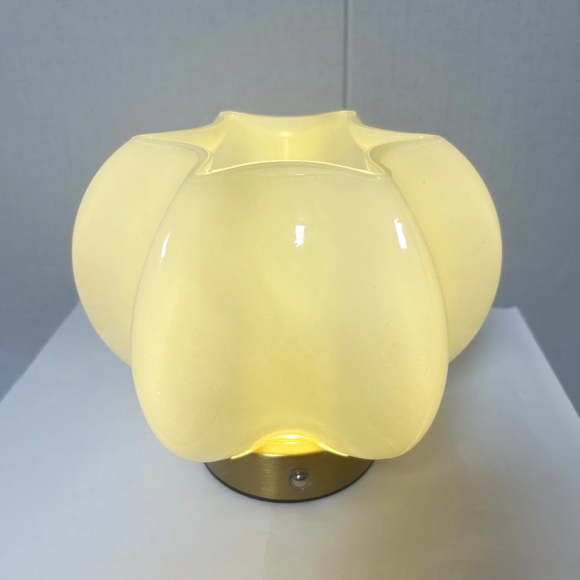 Star Fruit Shaped Glass Craft Night Light Low Voltage Rechargeable LED Table Lamp for Bedroom Living Room Outdoor Ambient Lighti