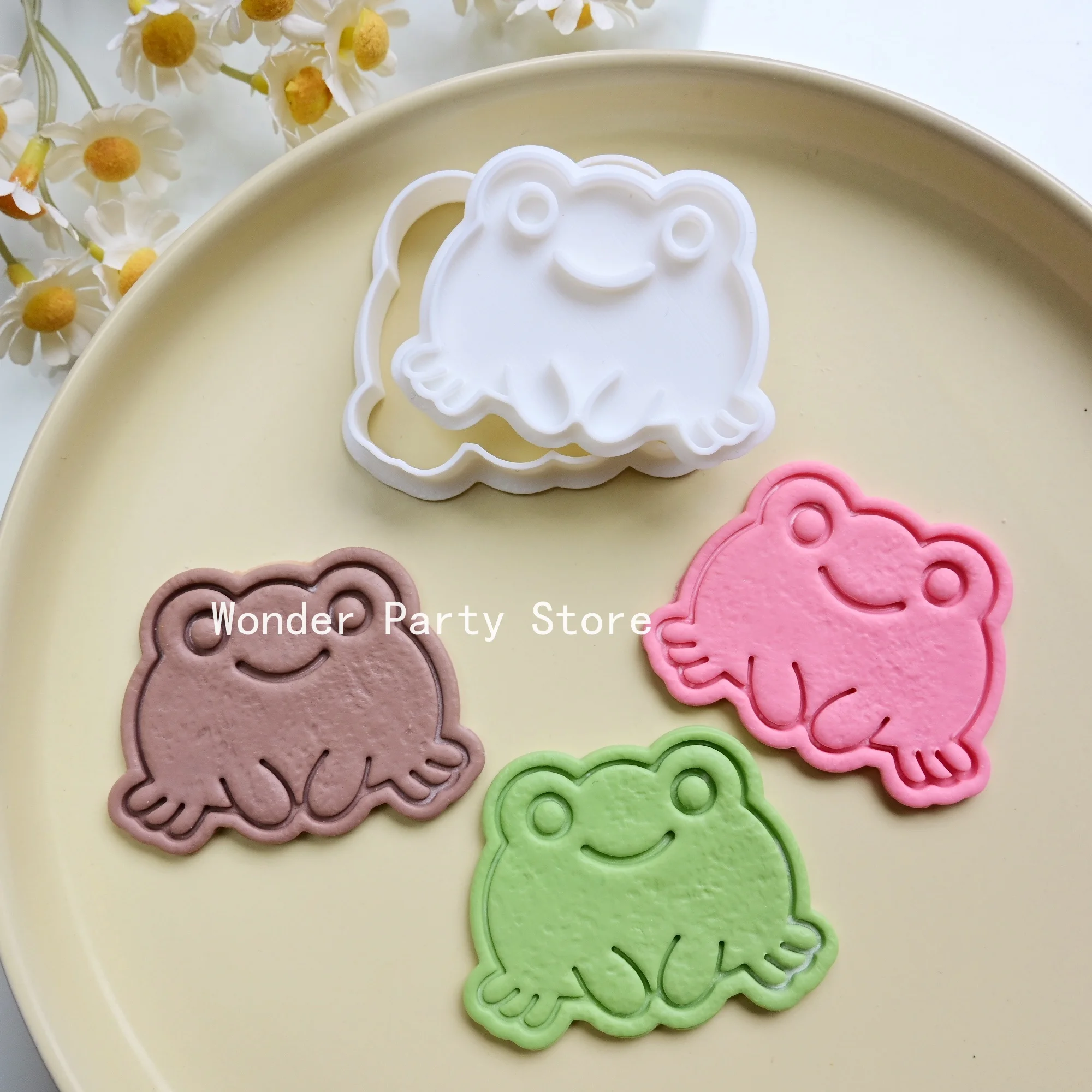 Cute Cartoon Animal Frog Biscuit Mould Cake Decorating Tools Cookie Cutters Baking Tool 3D Plastic Baking Mould Cookie Tools