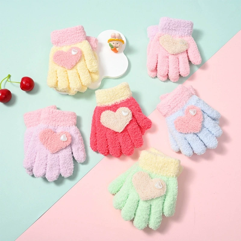 

Winter Coral Fleece Kids Short Gloves Thicken Children Baby Love Plush Furry Full Finger Mittens Autumn Hand Warmer For 1-6Years