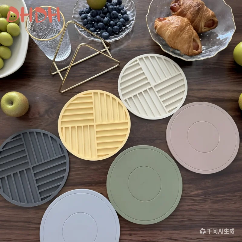 Silicone Pot Holder Mats – Heat Resistant & Non-Slip Round Trivet with Stand, Anti-Scalding Table Protector for Kitchen & Dining