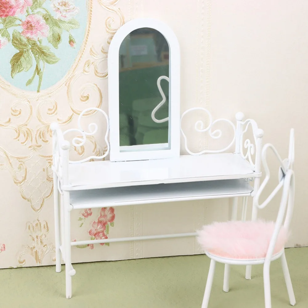 Butterfly Back 1:12 Dollhouse Chair Simulation Props Dollhouse Miniature Model with Plush Cushion Furniture