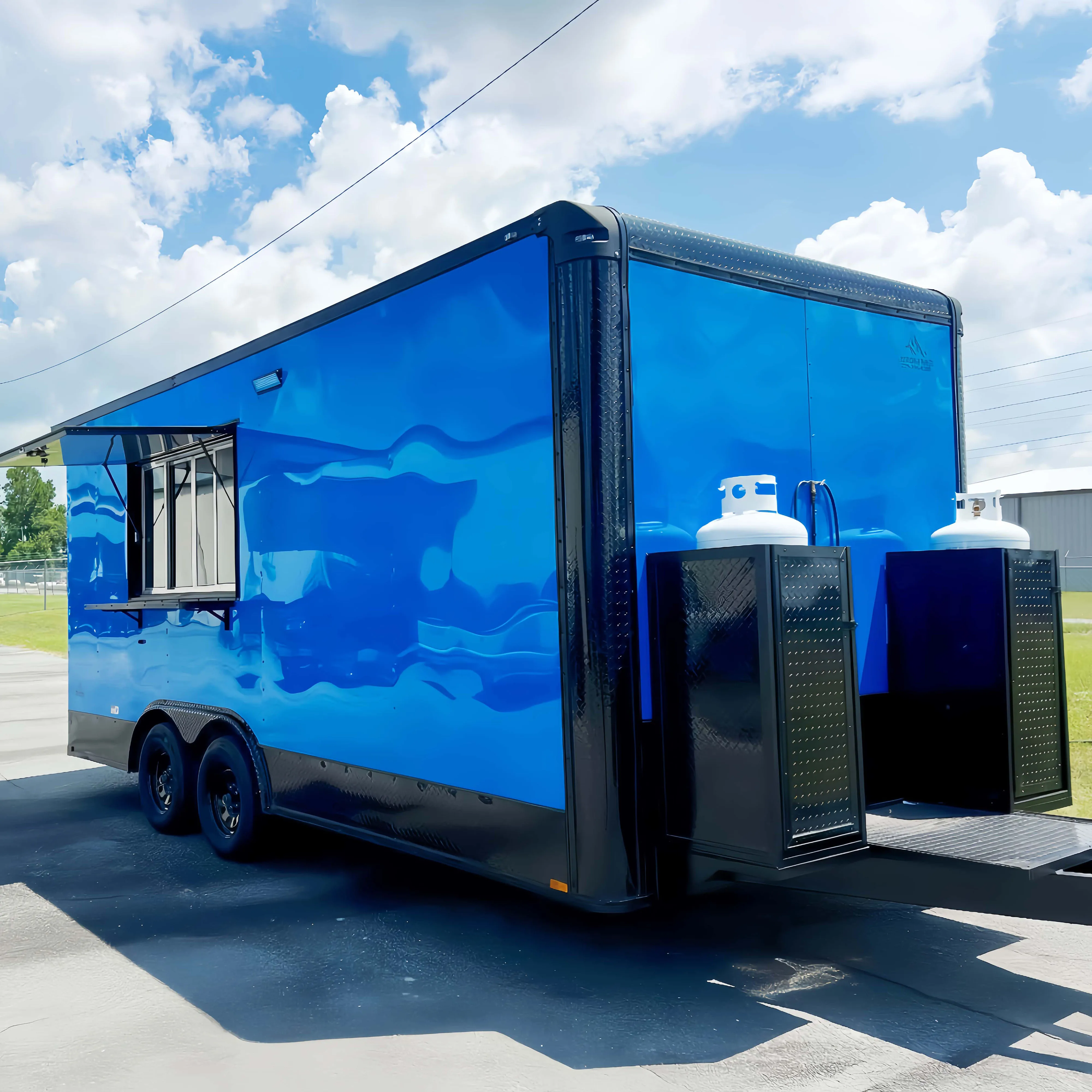 

Outdoor Food Truck Trailer with Full Kitchen Mobile Restaurant Commercial Street Food Van for Sale