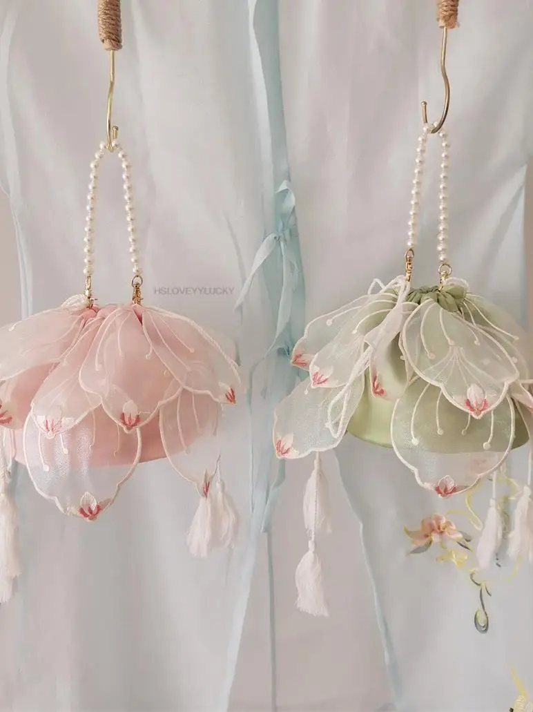 

New Chinese Style Vintage Traditional Hanfu Bag Lotus Gift Improved Traditional Girl Daily Bag Bucket Flower Pearl Bag