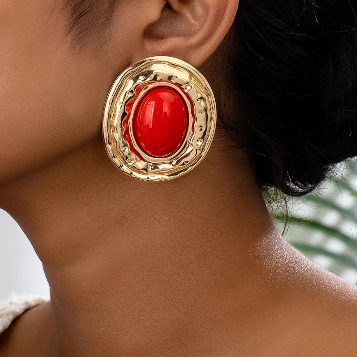 Vintage Red Enamel Hammered Large Oval Stud Earrings For Women Antique Style Bold Wavy Metal Frame Royal Design Earrings Jewelry