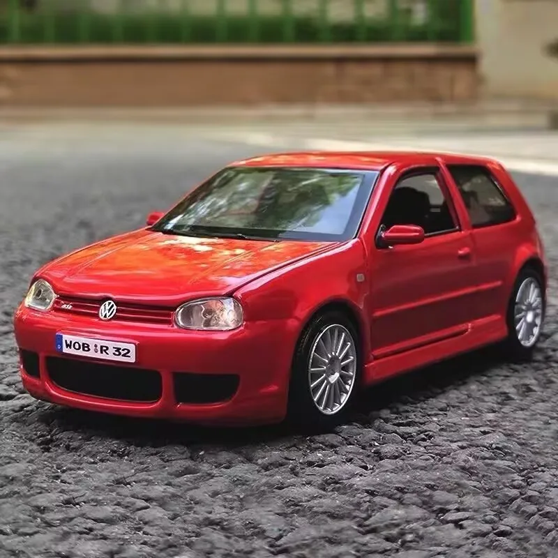 

Maisto 1:24 Volkswagen Golf GTI R32 Alloy Sports Car Model Diecasts Metal Vehicles Car Model Simulation Collection Kids Toy Gift