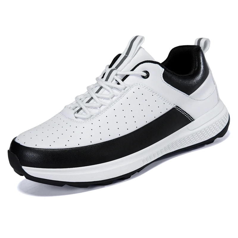 

Golf shoes are non-slip, light and flying