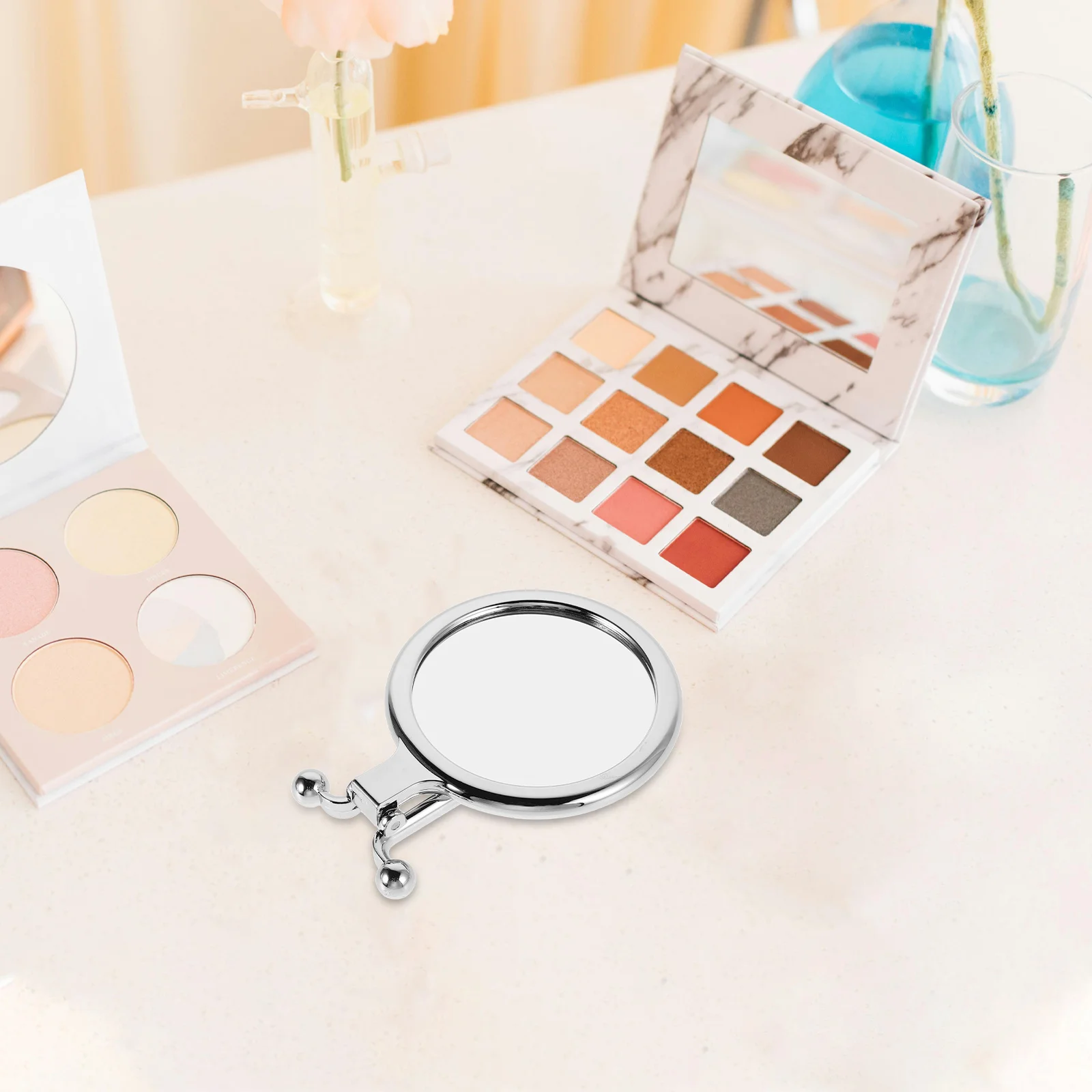 Kompakter kleiner grüner doppelseitiger faltbarer Make-up-Spiegel mit 5-facher Vergrößerung, tragbarer tragbarer Reise-Taschen-Kosmetik-Rasierspiegel