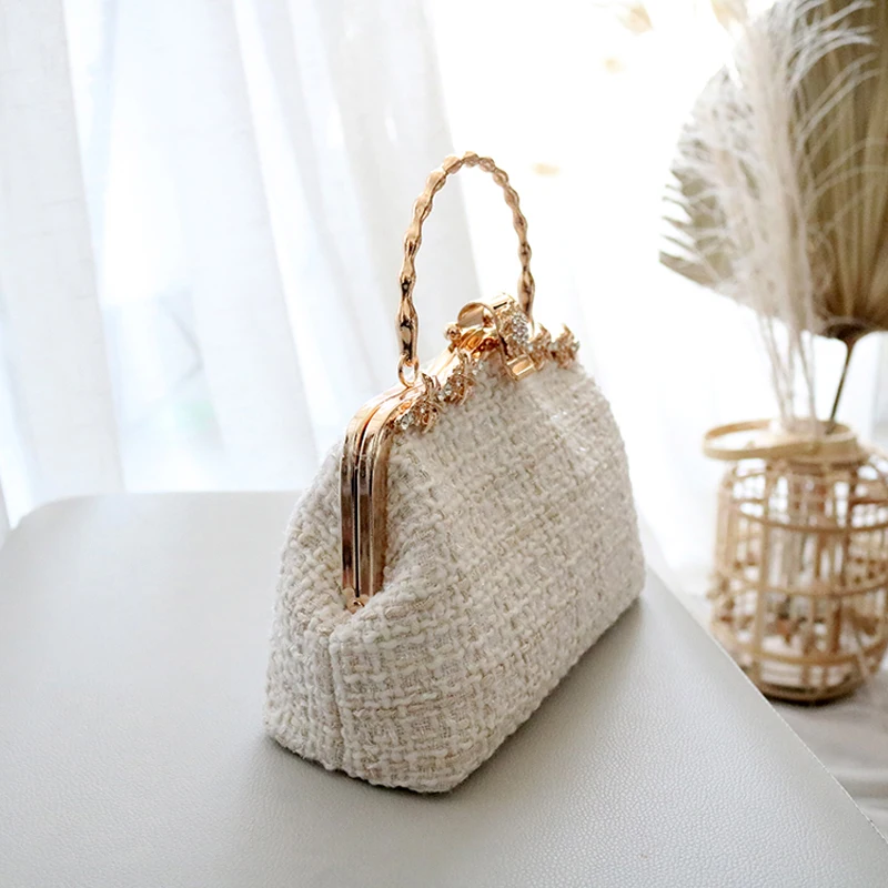 Clutch Purses for Women Sweet Wedding Bag Vintage Fashion Hollow Flowers Shell Lock Bags Chain Women Shoulder Crossbody Bag Bags