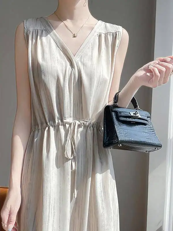 엘리 실버 스프링클링 새틴 V넥 여성용 드레스 패셔너블 트렌디 2025 하이엔드 센세이션 여름 신상 롱 스커트