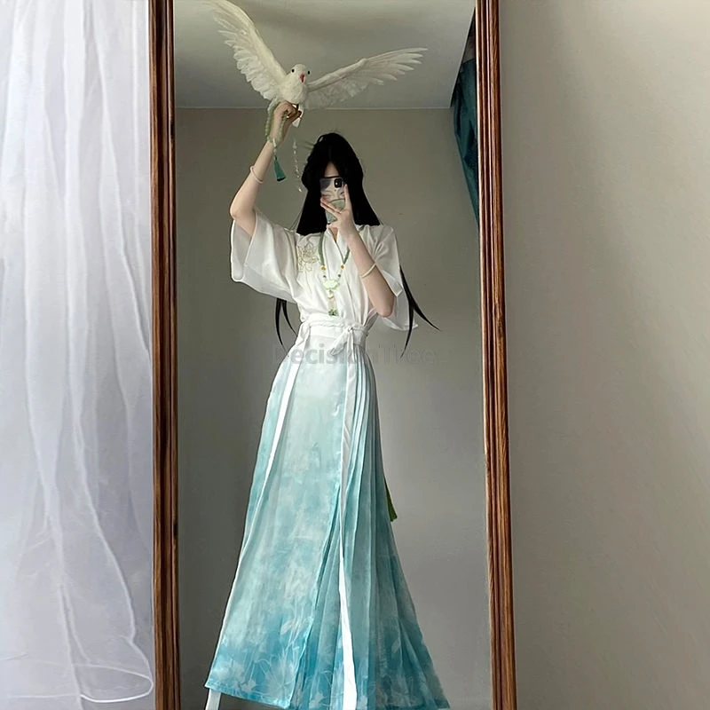 

2025 summer short sleeved new chinese style vintage hanfu outfit ming made embroideried top gradient printing horse face skirt