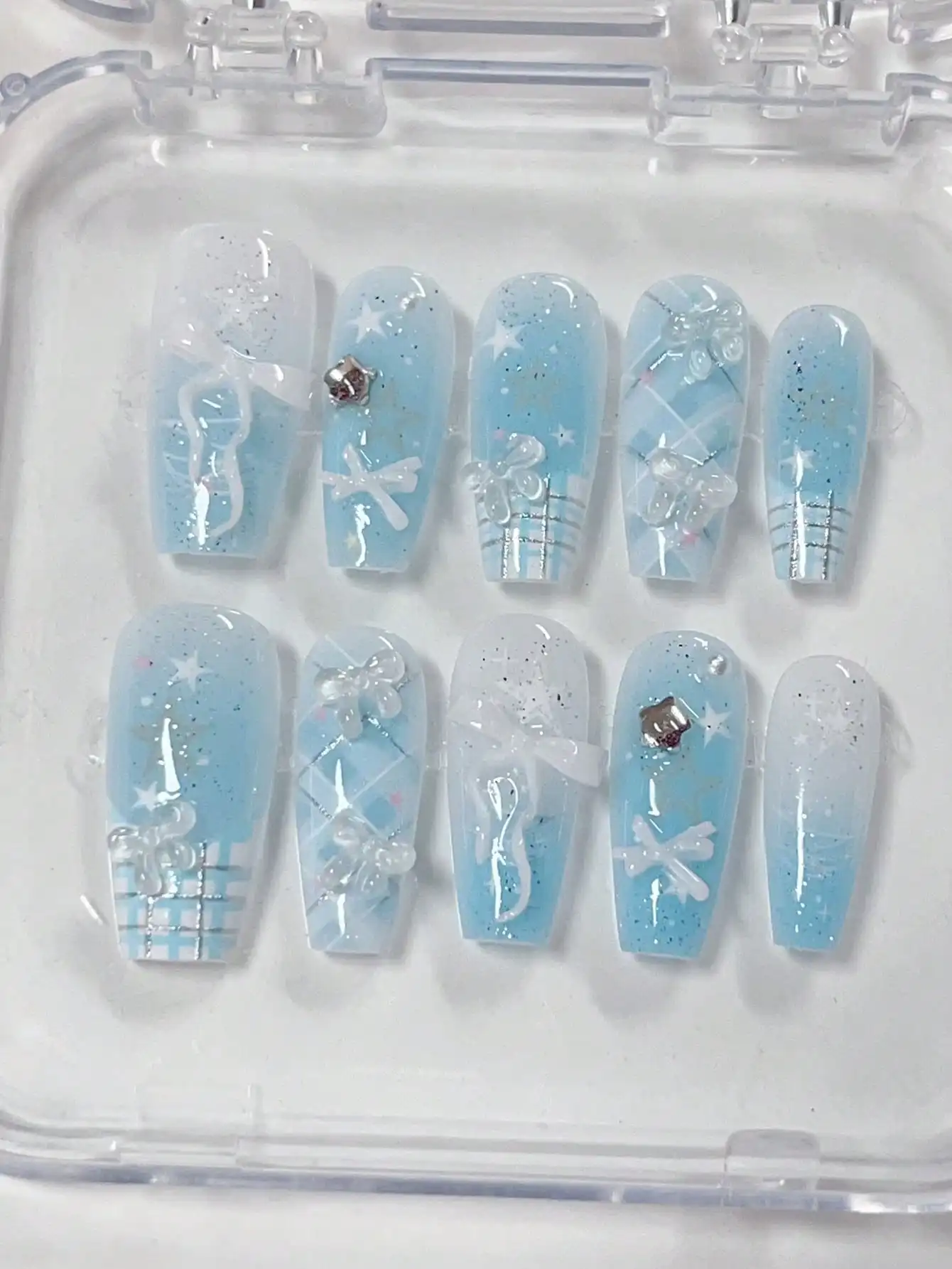 10-Piece Ballet-Shaped French-Style Blue Gradient Starry Nail Art, Hand-Pressed, with Sparkling Cat-Eye Effect Paired with White Hand-Painted Five-Pointed Stars, Embellished with White Pearls, Hand-Painted Blue and Whi