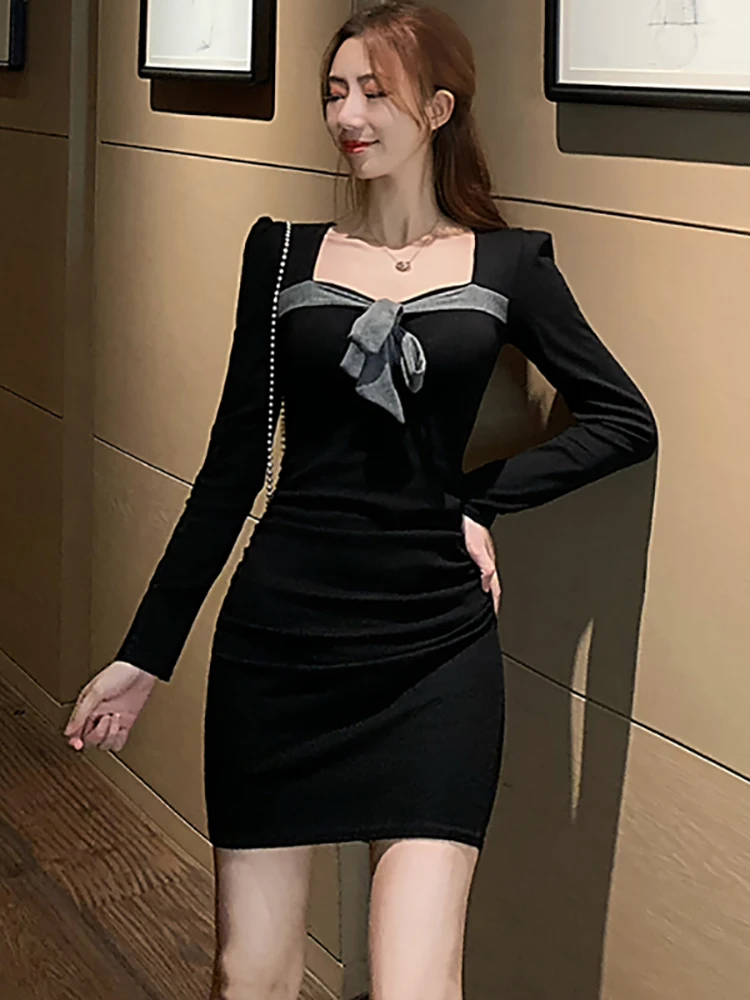 

Осень-зима черное мини-платье с длинным рукавом и бантом с квадратным воротником женское элегантное шикарное сексуальное платье с вырезами 2025 корейское облегающее платье