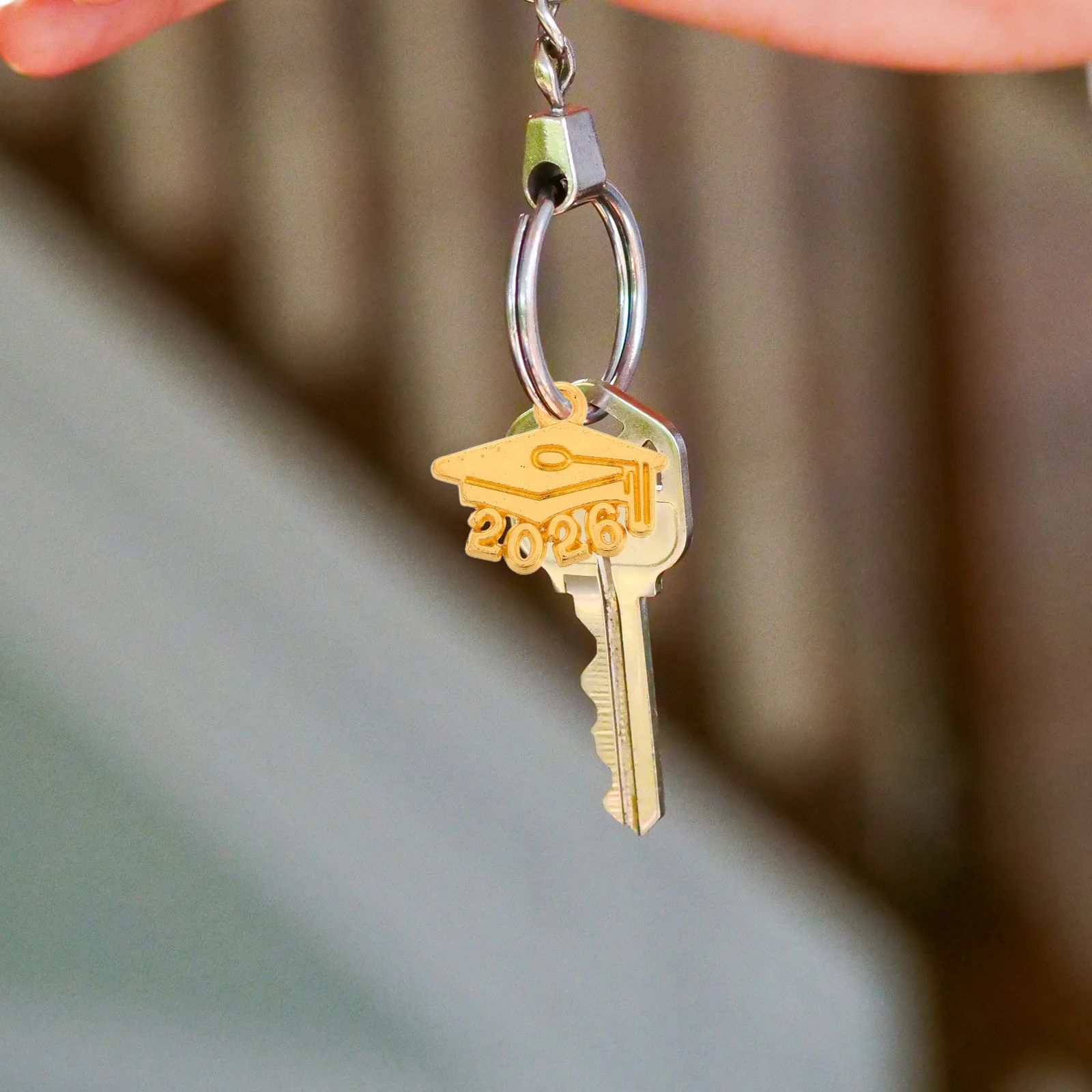 Breloques en alliage pour casquette de remise de diplôme, 100 pièces, Mini pendentif pompon, porte-clés 2026, décoration pour cadeaux de fête de remise de diplôme, bijoux artisanaux