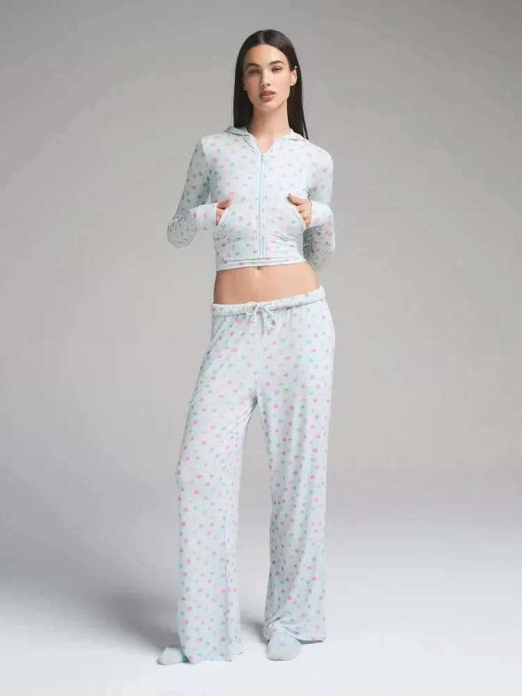 

Комплект женской одежды Kardaian Park Hyun Young 2025: Новинка ко Дню святого Валентина, мягкий домашний костюм с капюшоном на молнии, топ и брюки с высокой талией...