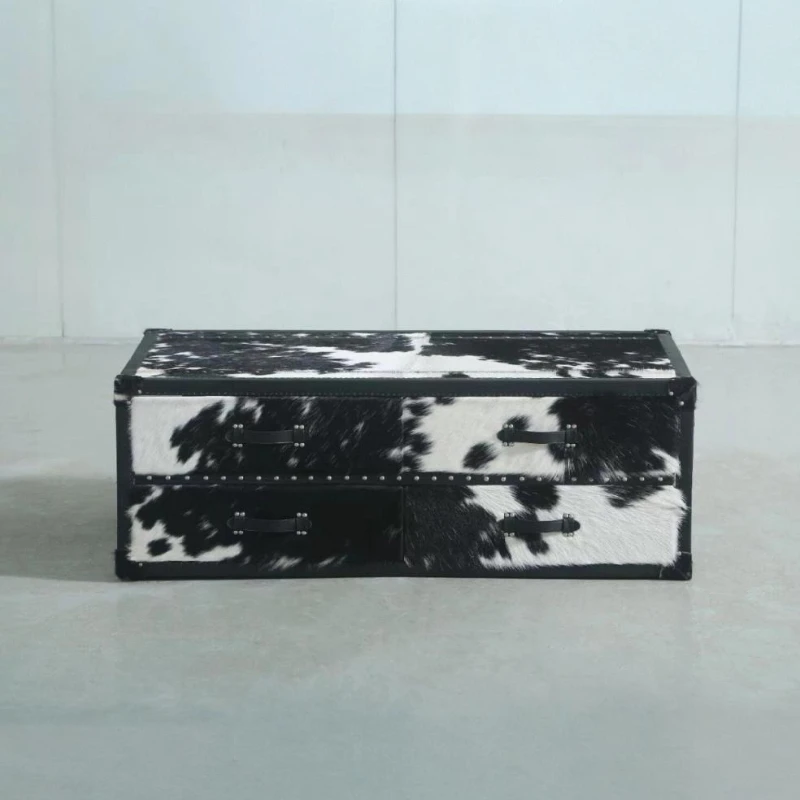 

Medieval milk cowhide coffee table creative coffee table retro leather case table cigar bar whiskey English suitcase