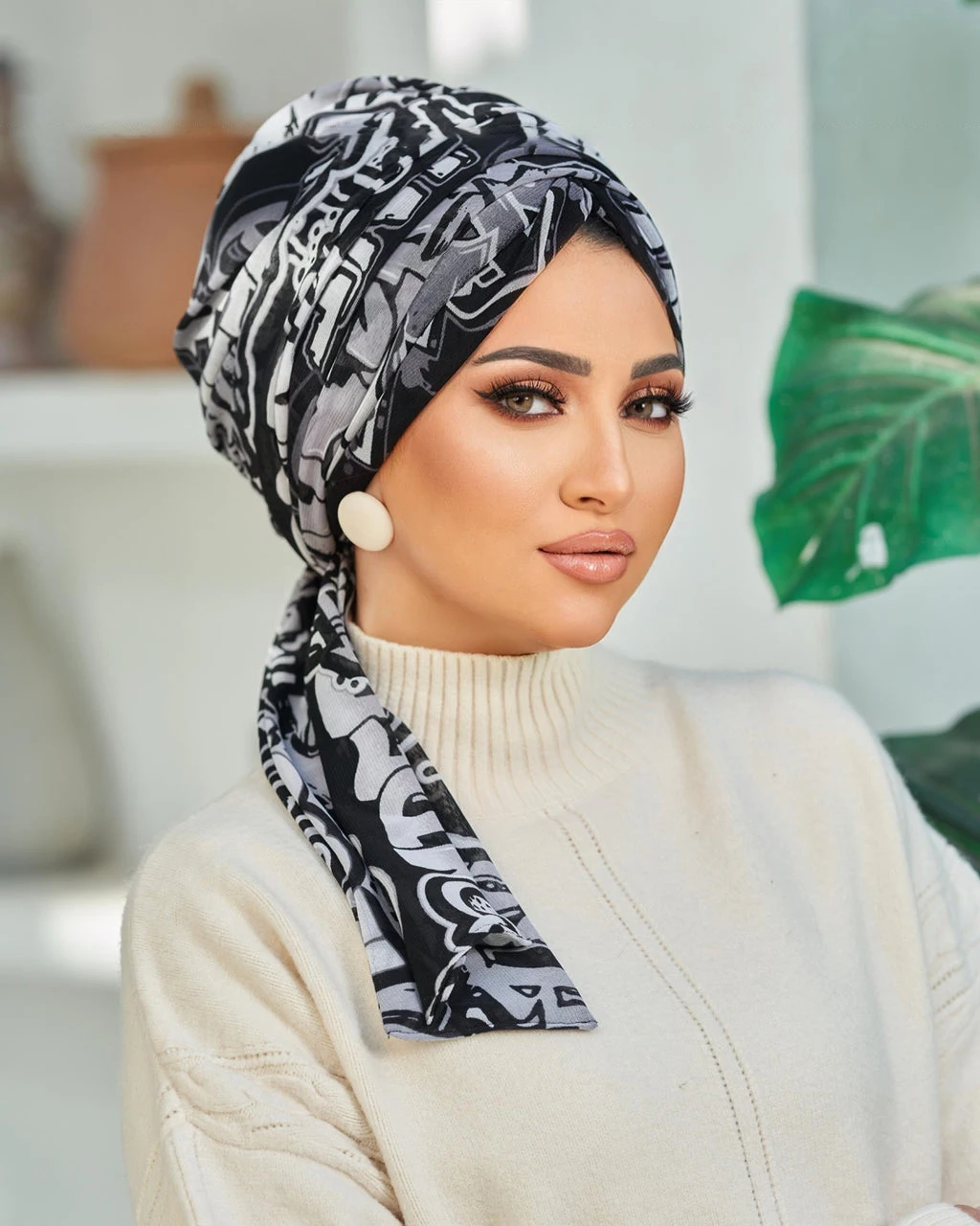 2PCS diamond Shaped Geometric Pattern Headscarf is Versatile Fashionable For Autumn And Winter It Is A Comfortable And Stylish