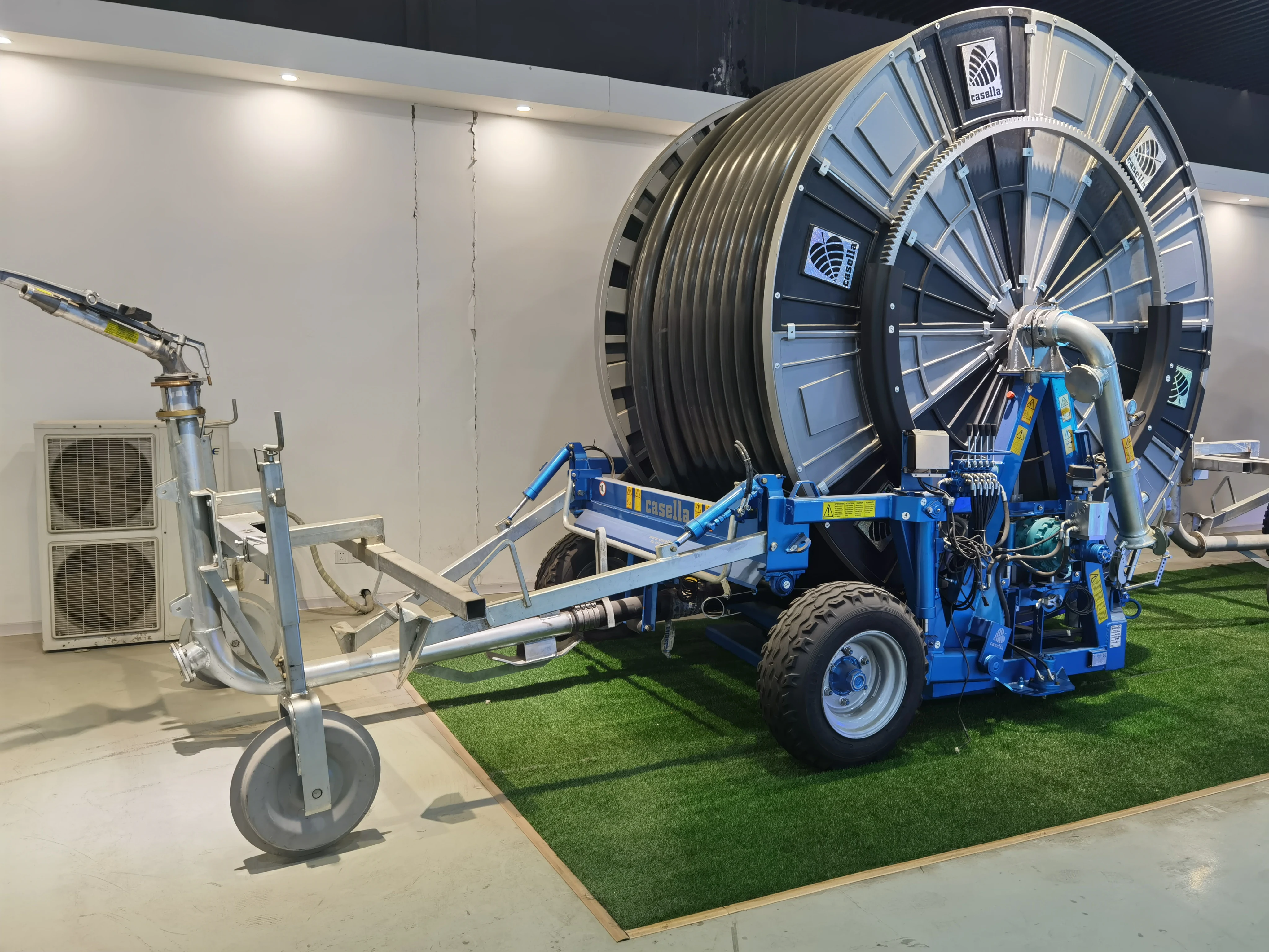 Moving Sprinkler Travelling Sprinkler Drip Irrigation System Hose Reel Irrigation Machine Farm Water Pump for Africa