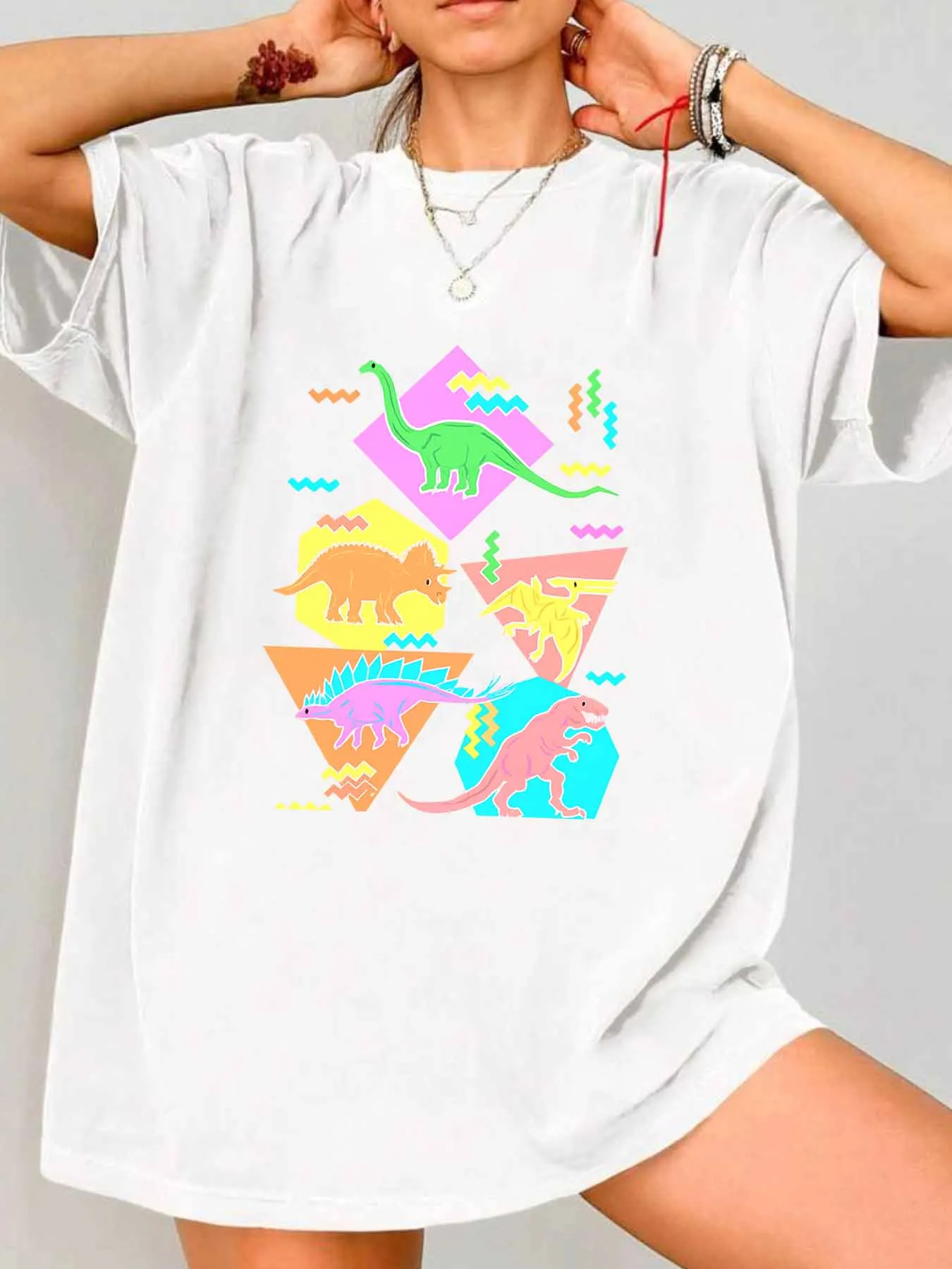 

【10116】Женская футболка больших размеров с круглым вырезом и мультяшным узором, эластичная футболка с короткими рукавами и трендовым принтом