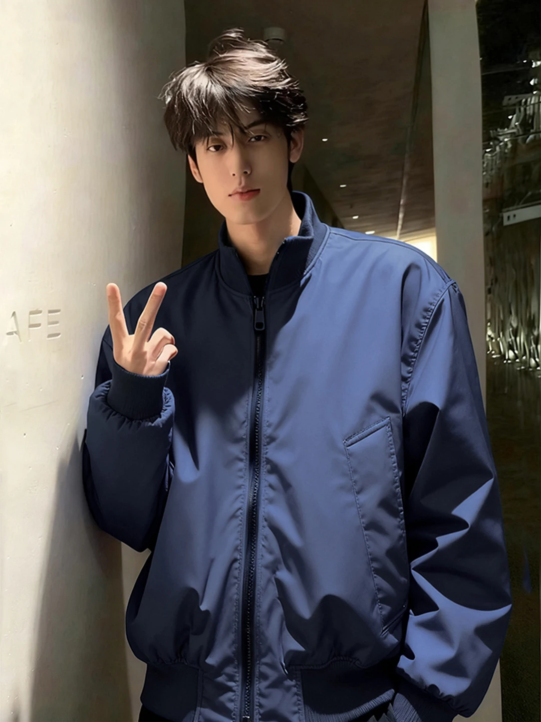 

Thiened Winter Bomber Jaet Men's Sle Zipper Closure ort Flight Jaet Youth Faion Loose Fit Cotton Coat