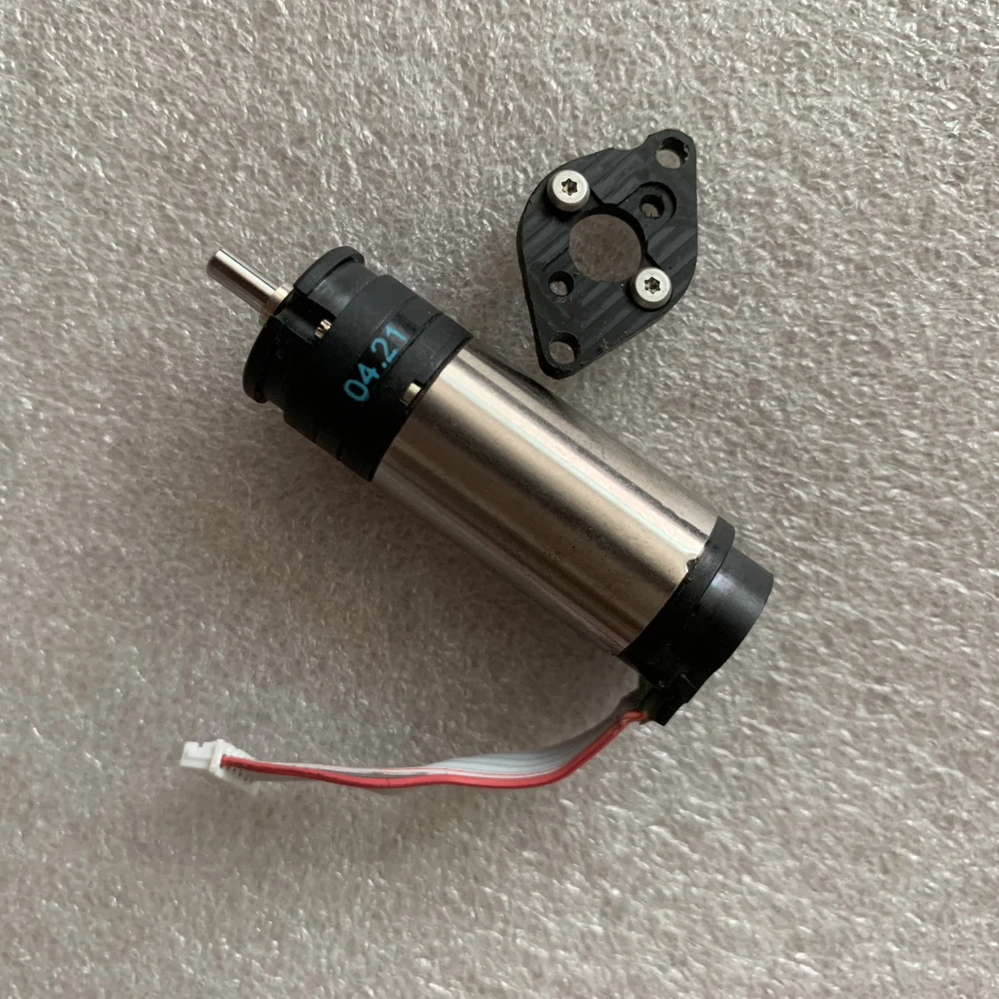 

90% новый редуктор постоянного тока, планетарный редуктор с полой чашкой, 16 мм, двигатель 512 линий энкодер, 12 В, 540 об/мин