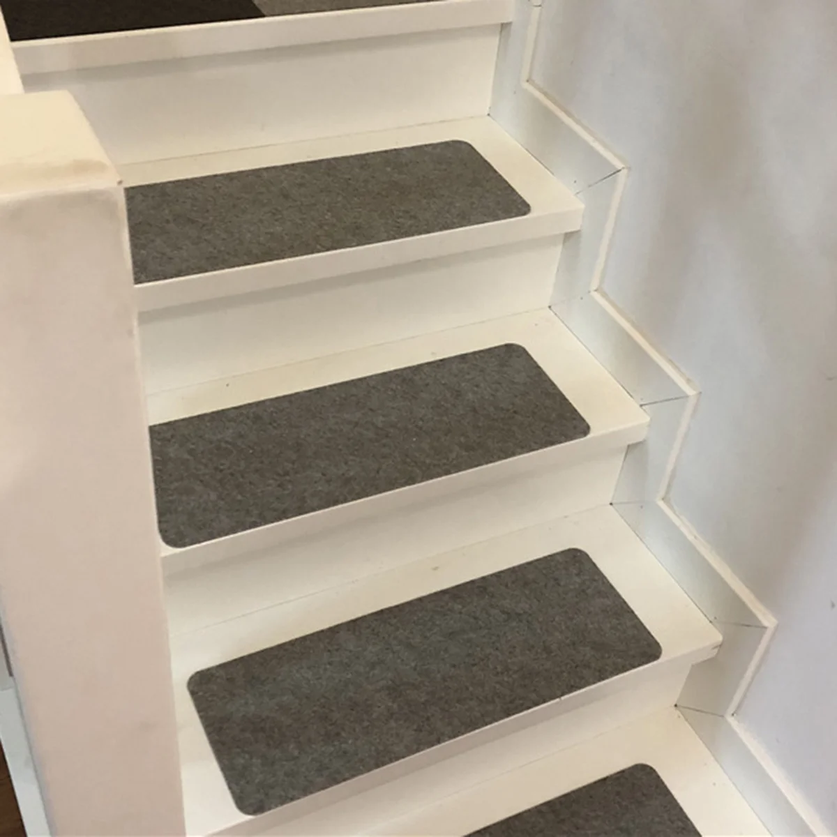 

7Pcs Stair Treads Tape Anti-Slip Step Sticker Dark Grey Self-Adhesive Noise-Reduction Carpet Wood Stairs Protector Living Room