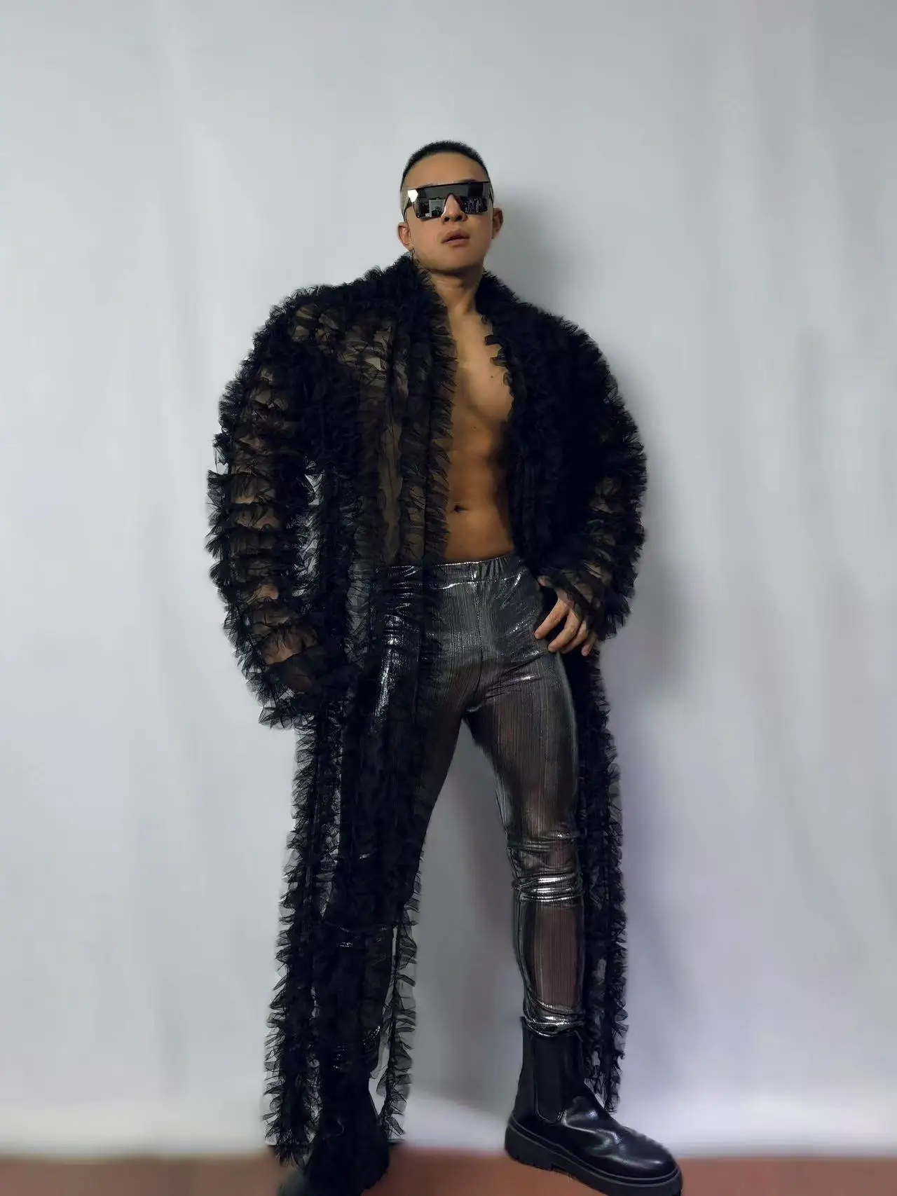 الرجال المغني بار ملهى ليلي الحفل المرحلة زي أسود أبيض رقيق الشاش عباءة السراويل الضيقة مجموعة الرائدة الرقص نموذج المنصة العرض