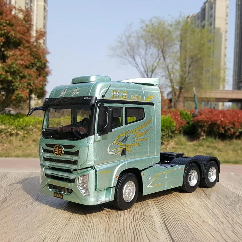 Diecast 1:24 Scale FAW Jiefang Yingtu Tractor Alloy Truck Model Collection Souvenir Display Ornaments Vehicle Toy