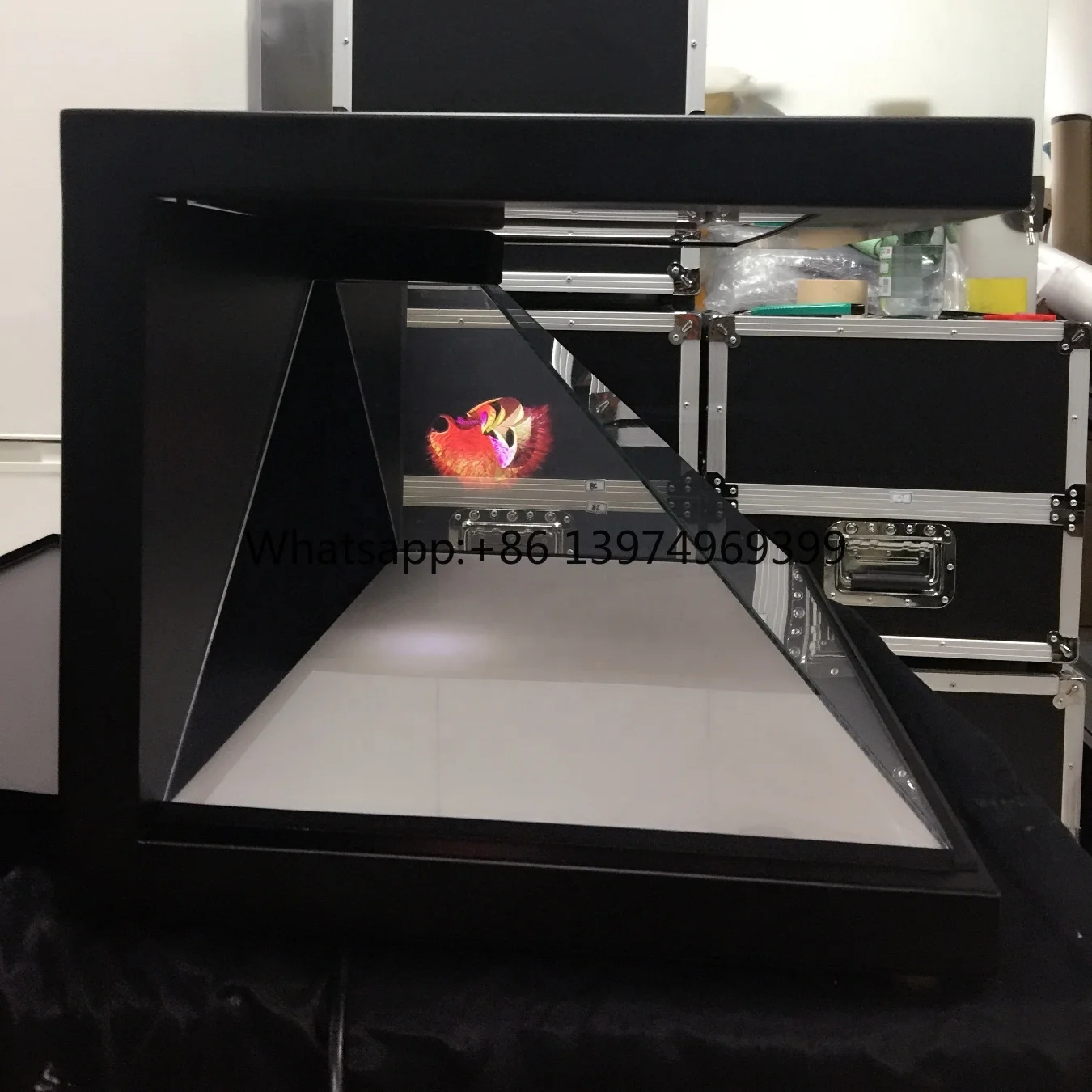 Electric Holographic Glass Projection Screens 3D Display Cases for Jewelry Exhibitions and Museum Advertising