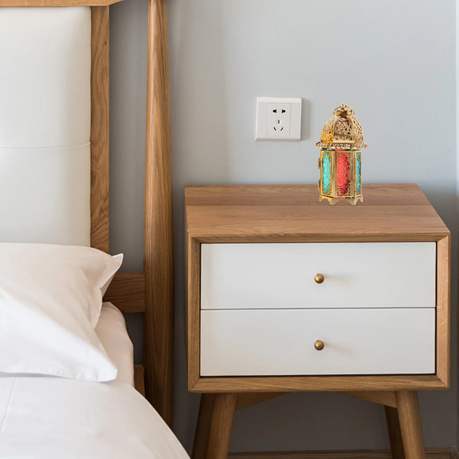 

2Pcs European Castle Design Candleholder Vintage Golden Multi-Layer Candlestick Decorative Home Office Tabletop Adornment Gift