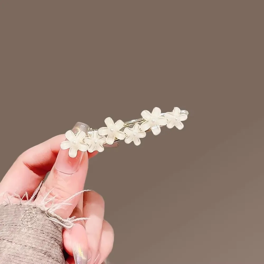 Sweet White Flower Hair Clip Resin Daisy Barrette Cute Girls Women Hair Accessories Kawaii Side Bangs Clips Single Piece
