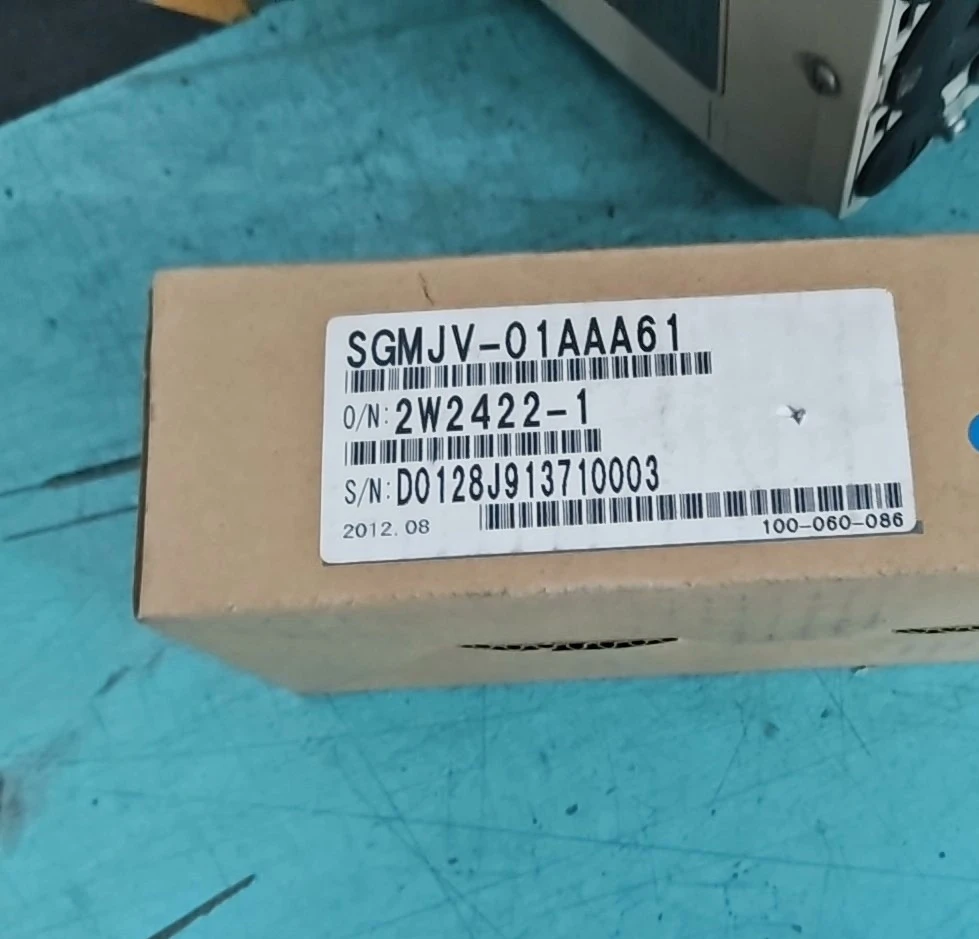 NEW in Box  SGMJV-01AAA61 SGMAV-04ADA61 SGMAV-02ADA61 SGMJV-04ADL21 SGMJV-01AAA2C AC Servo Motor