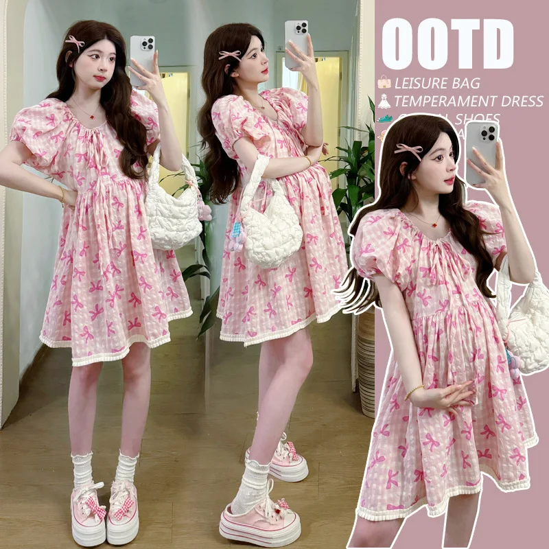 

New Arrival Petite Size Maternity Dress Feminine Lace Trim Sweetheart Neckline Youthful Style Photographed Summer Gown