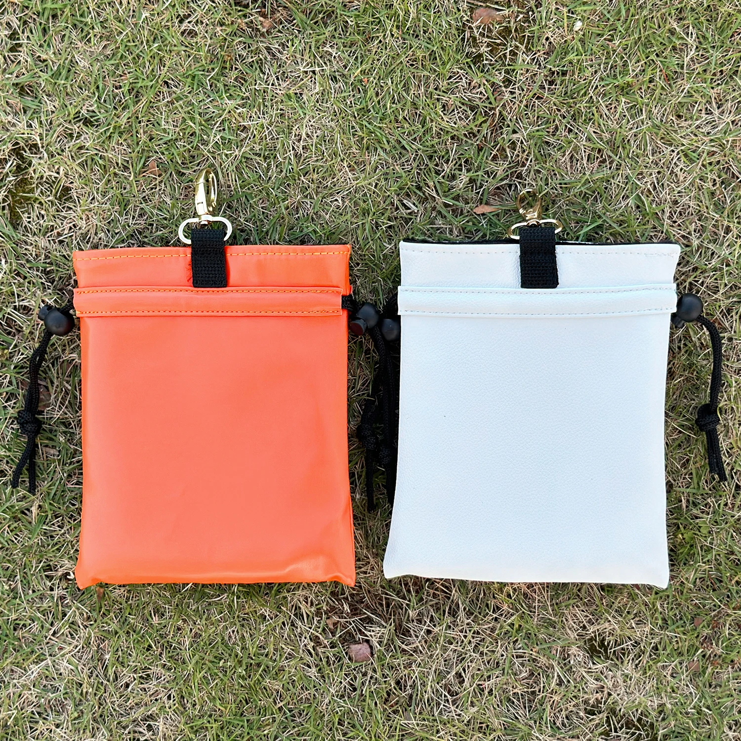 茶色のクマ柄と巾着式の開閉部が付いたポータブルゴルフバッグ、 - Golf Equipment Drawing のレビューと価格