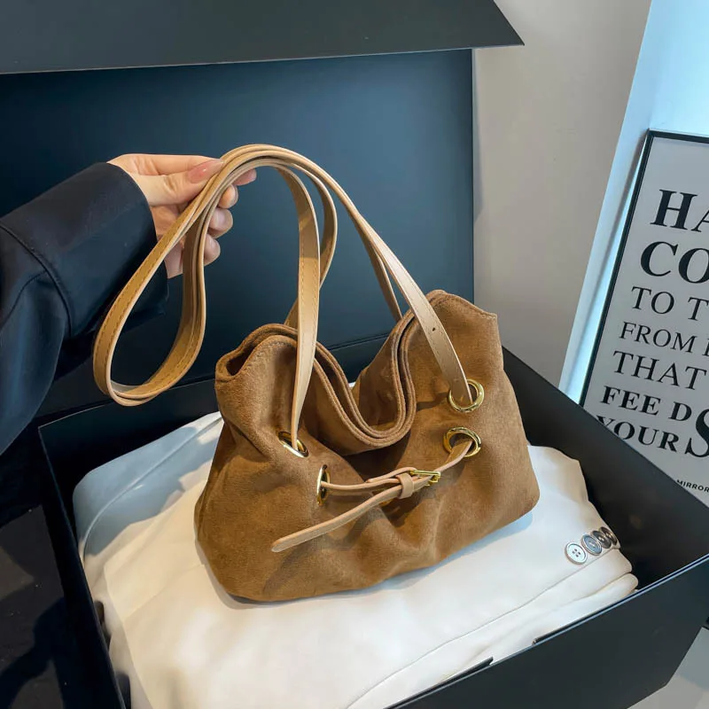 

Fashionable Brand Designer Shoulder Bag Korean Retro Suede Underarm Bag Simple And Versatile Casual Bag New Popular Women's Bag.