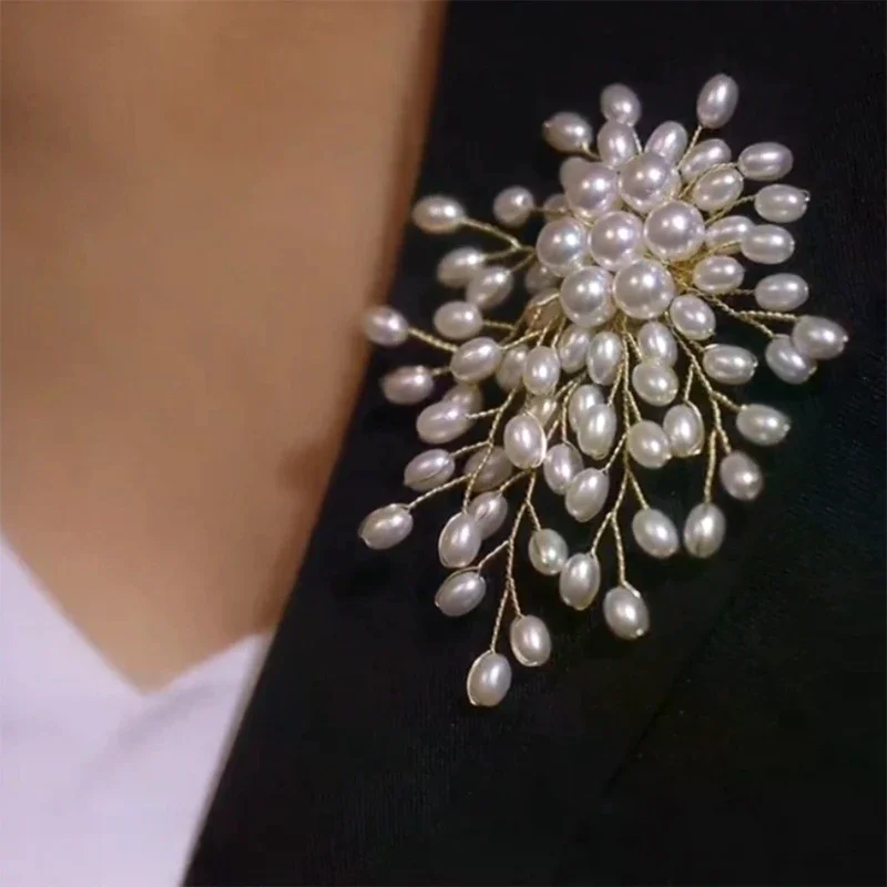 Elegant Pearl Flower Brooch Pin for Women Girls Fashion Clothing Decoration Jewelry Gift