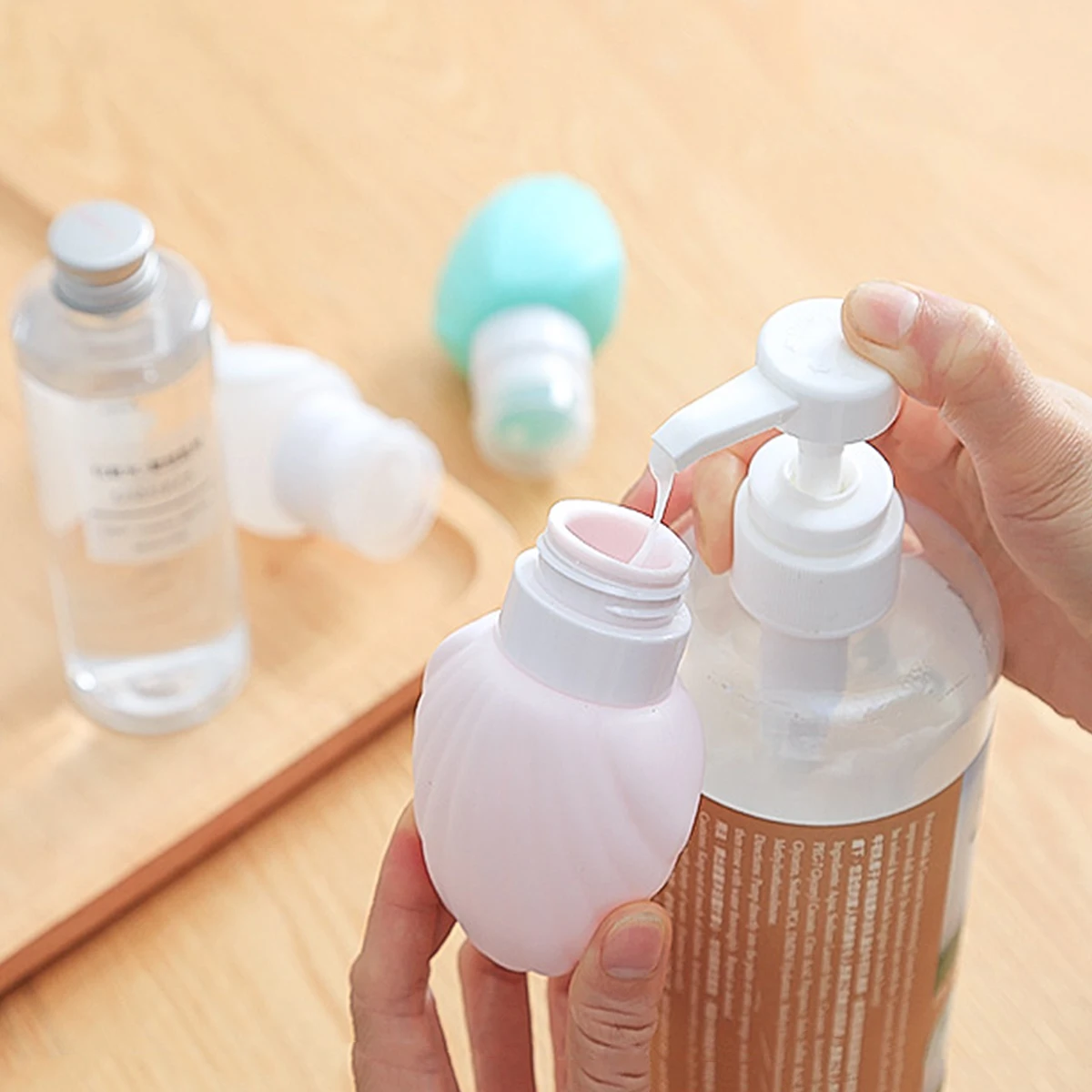 

4pcs Travel Silicone Subpackaging Bottles Refillable Portable Emulsion Essential Oil Empty Mini Bottles For Daily Use