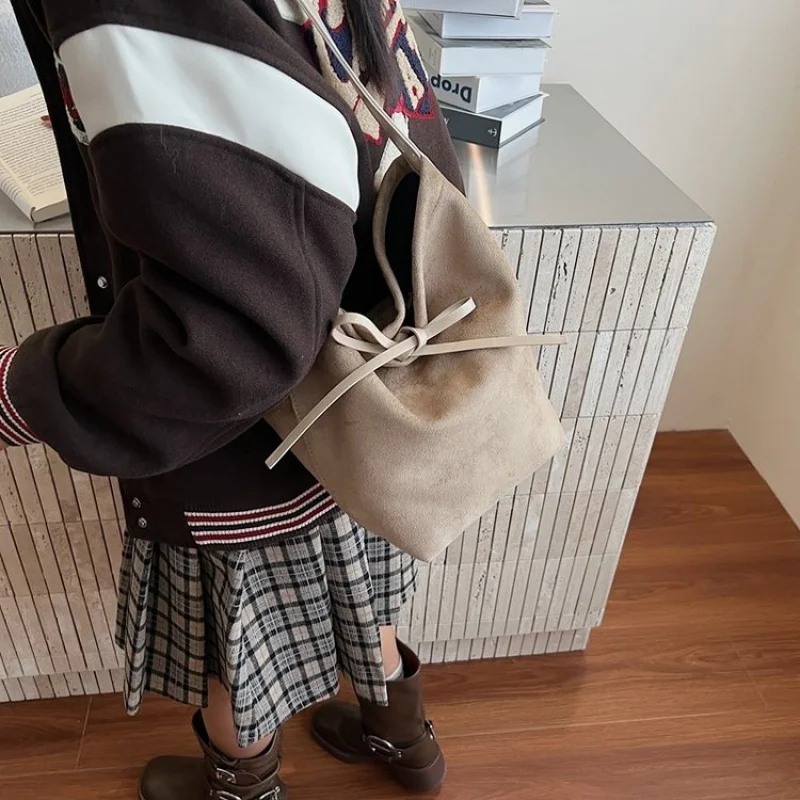 

Fashionable Leather Shoulder Bag, Women's Crossbody Handbag, Luxury Tote With Interchangeable Straps