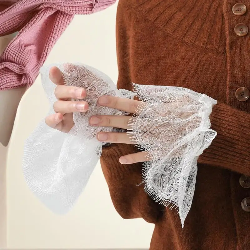 زوج من الأصفاد الدانتيل الأنيقة وأكمام المعصم لفستان الزفاف؛ الأصفاد الزهرية زينة المعصم مطوي لزي الزفاف