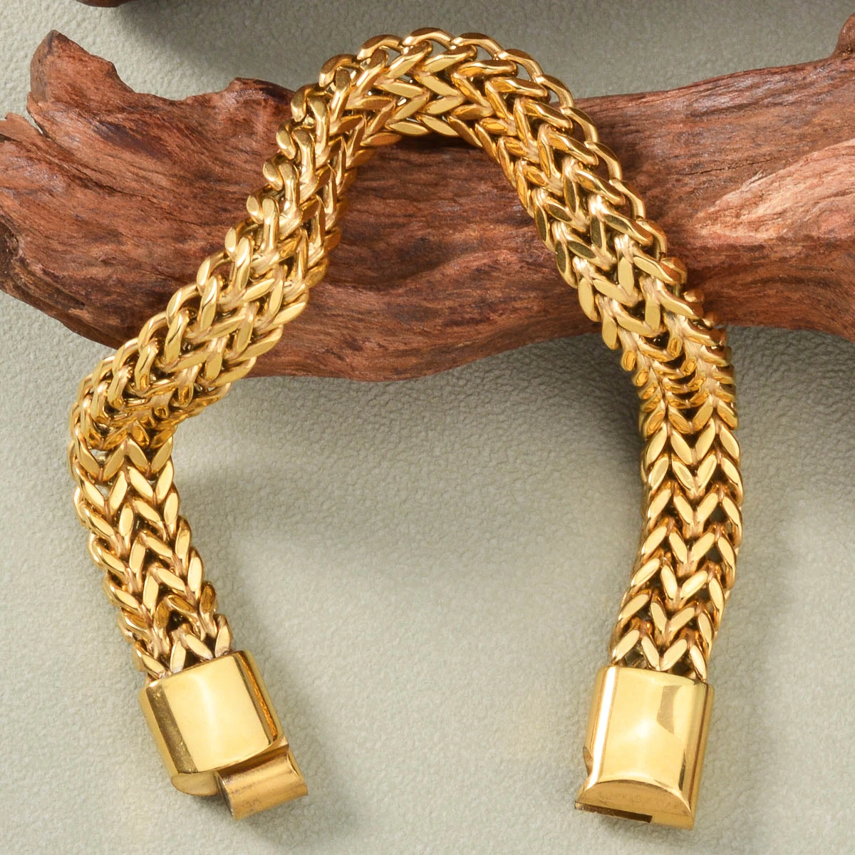 سوار منسوج عتيق للنساء مطلي بالذهب من الفولاذ المقاوم للصدأ فاخر وأنيق وبسيط هدية لذكرى أعياد ميلادها