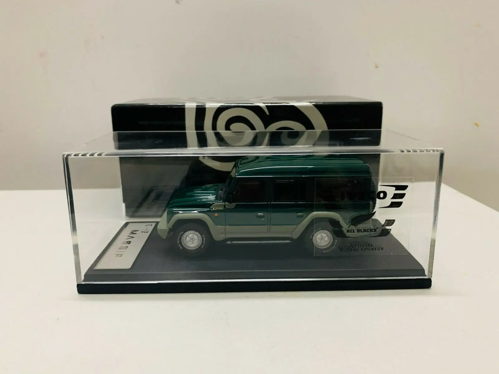 1/43 Scale Resin Model Car Massif SUV Offroad Jeep Green New in Box