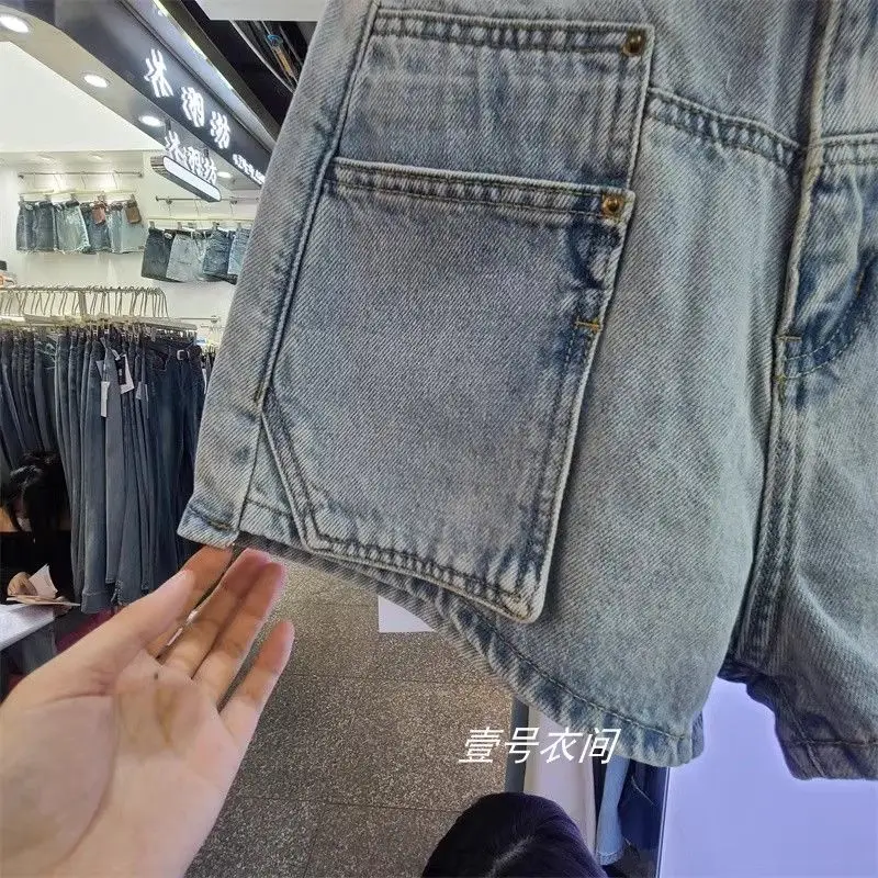 Retro Denim Shorts for Women 2025 European New Style Design Big Pocket Hotties Small A-line Wide-leg Hot Pants