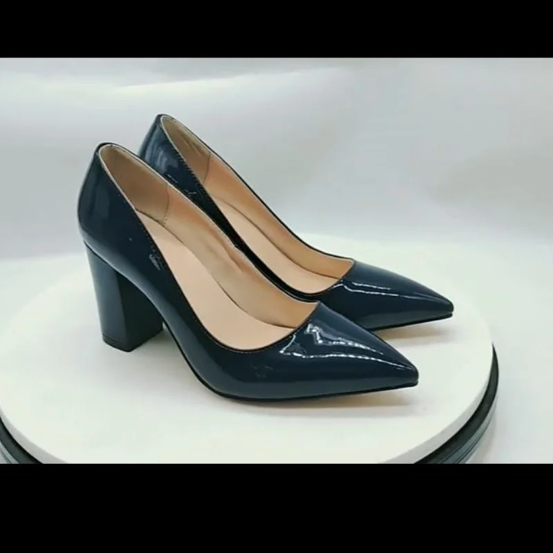

Женская обувь с швейными линиями, однотонные женские туфли-лодочки на массивном высоком каблуке с острым носком, женские туфли-лодочки из лакированной кожи на мелком каблуке Chassure Femme